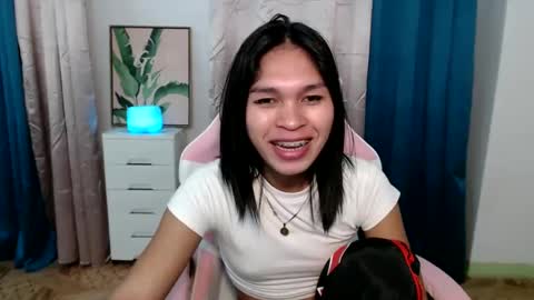 ursweet_zeviixx online show from 02-01-25, 04:14