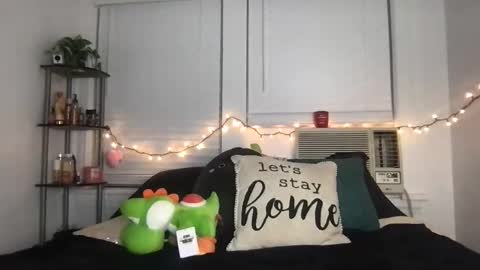 Lily online show from 11-12-25, 01:39