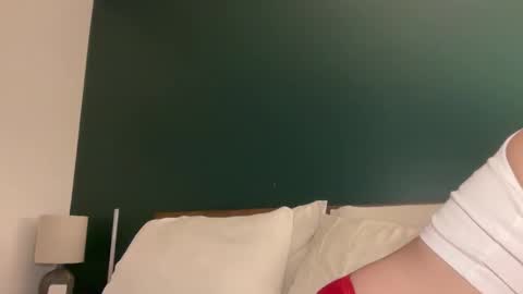 Snapshot of urwetdreamddd chatting on 10-24-25, 12:08 Dream online show from 10-24-25, 12:08