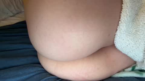 Lily online show from 12-31-24, 05:33