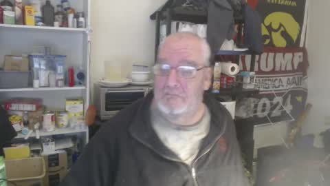 Eric online show from 12-31-24, 02:08