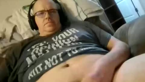 Snapshot of usstarr1 chatting on 10-28-25, 03:04 usstarr1 online show from 10-28-25, 03:04