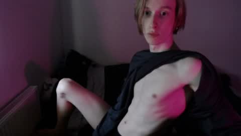 Snapshot of usuck364662 chatting on 12-22-24, 10:06 Excuse me online show from 12-22-24, 10:06