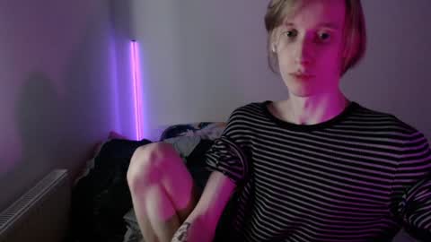 Snapshot of usuck364662 chatting on 01-10-25, 02:34 Excuse me online show from 01-10-25, 02:34