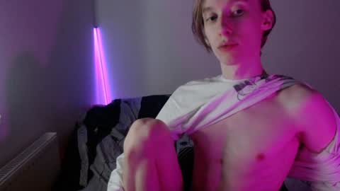 Snapshot of usuck364662 chatting on 01-15-25, 04:36 Excuse me online show from 01-15-25, 04:36