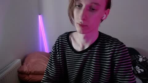 Snapshot of usuck364662 chatting on 01-19-25, 09:33 Excuse me online show from 01-19-25, 09:33