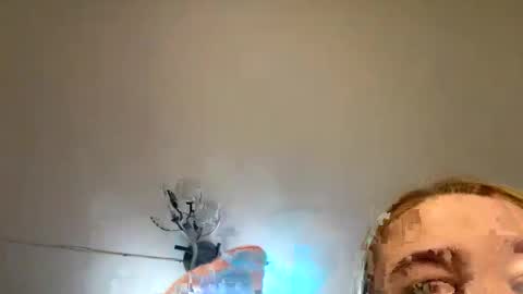 Leila online show from 10-23-25, 04:39