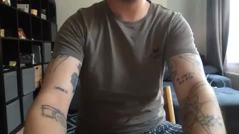 Snapshot of uwantitno chatting on 02-19-25, 07:17 uwantitno online show from 02-19-25, 07:17