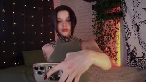 Eva online show from 12-15-24, 08:52