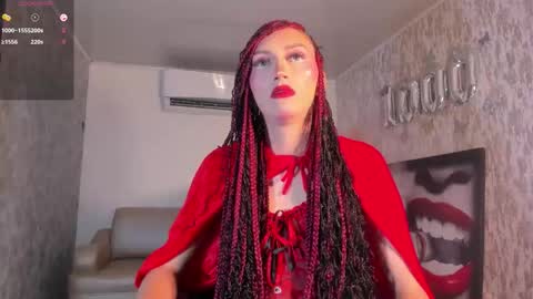 Snapshot of v_suckscock chatting on 10-20-25, 01:55        online show from 10-20-25, 01:55