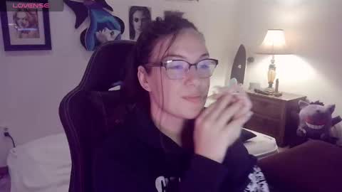 Snapshot of vagelicious chatting on 10-06-25, 12:02 vagelicious online show from 10-06-25, 12:02