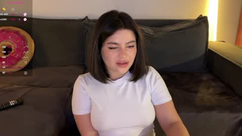 Snapshot of vaiee chatting on 12-20-24, 08:01 Valery online show from 12-20-24, 08:01