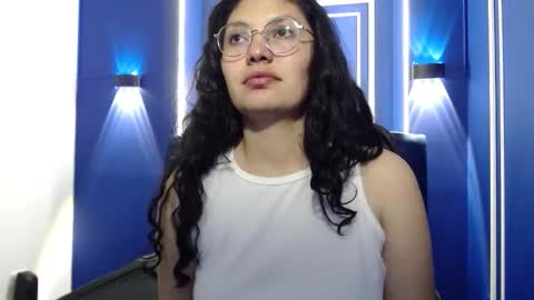 Snapshot of vainilla_cam chatting on 10-29-25, 03:31 Vainilla online show from 10-29-25, 03:31