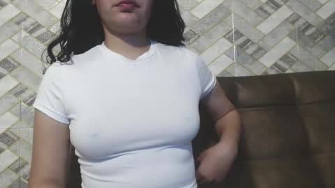 Snapshot of vainilla_cam chatting on 11-23-25, 01:05 Vainilla online show from 11-23-25, 01:05