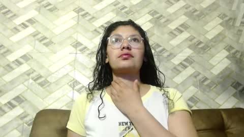 Snapshot of vainilla_cam chatting on 12-04-25, 01:59 Vainilla online show from 12-04-25, 01:59