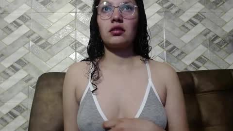 Snapshot of vainilla_cam chatting on 12-05-25, 12:52 Vainilla online show from 12-05-25, 12:52