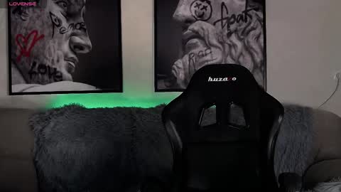 Snapshot of valdi_light chatting on 09-29-25, 05:12 valdi_light online show from 09-29-25, 05:12