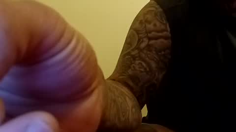 Snapshot of valdovinosr345 chatting on 11-16-25, 07:47 Daddy 007 online show from 11-16-25, 07:47