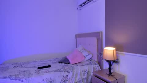 Snapshot of vale_kross chatting on 12-02-24, 03:14 HI IM NEW online show from 12-02-24, 03:14