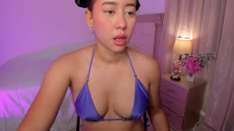 Snapshot of vale_kross chatting on 01-28-25, 01:59 HI IM NEW online show from 01-28-25, 01:59