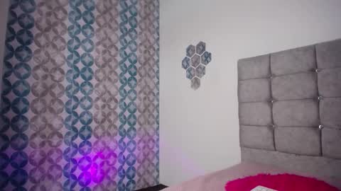 valen_luxxx online show from 01-09-26, 07:59