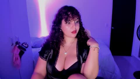 valen_smile_ online show from 12-18-24, 05:26