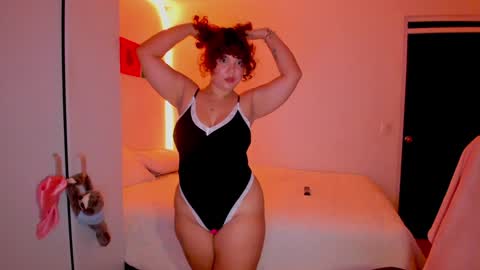 valen_smile_ online show from 01-12-25, 08:57