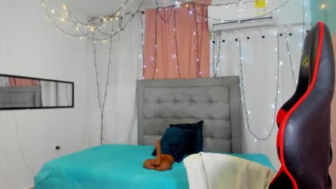 Valentina online show from 02-14-25, 03:54