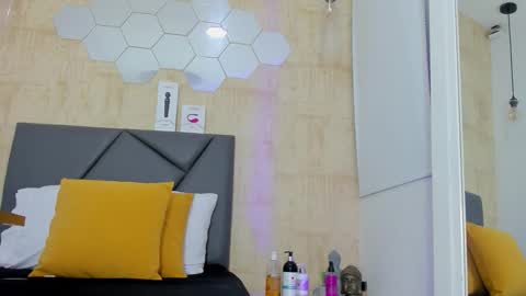 Velentina  online show from 11-02-25, 12:51