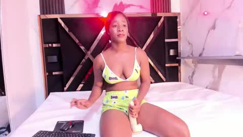 Snapshot of valentina_eboni chatting on 03-01-26, 06:43 Sharon online show from 03-01-26, 06:43