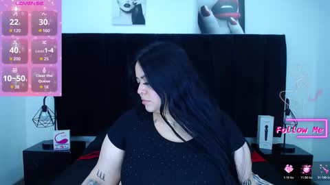 Snapshot of valentina_fox01_ chatting on 02-22-26, 03:29 Valentina online show from 02-22-26, 03:29