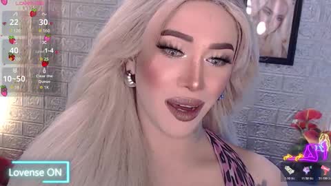 Amanda online show from 11-22-25, 06:07