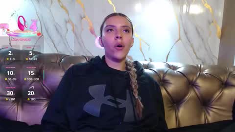 Snapshot of valentina_red18 chatting on 09-19-25, 02:18 Valentina online show from 09-19-25, 02:18