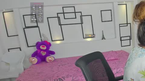 valentinamontoya online show from 01-14-25, 11:31