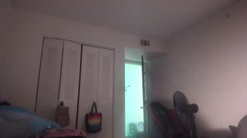 Tina Bates online show from 09-21-25, 07:10