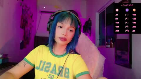 Danielle  Please help me to reach 300 thumbs up online show from 12-22-25, 03:03