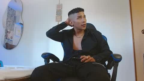 Mistery Guy online show from 11-14-25, 06:28