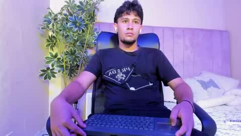 VALENTINO online show from 03-01-26, 05:26