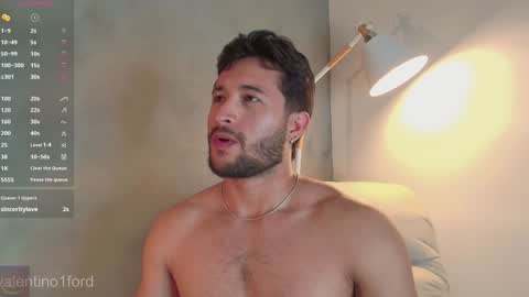 Valentino online show from 01-29-25, 01:37