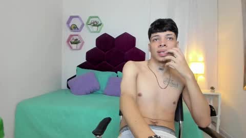 Snapshot of valeperez24 chatting on 02-12-25, 12:27 Valery And Daniel online show from 02-12-25, 12:27