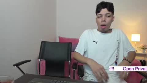 Snapshot of valeperez24 chatting on 03-10-25, 01:01 Valery And Daniel online show from 03-10-25, 01:01