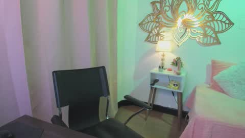 Snapshot of valeperez24 chatting on 10-21-25, 12:44 Valery And Daniel online show from 10-21-25, 12:44