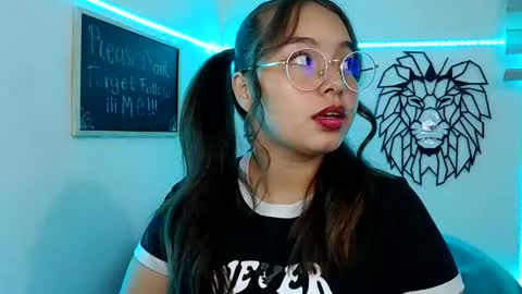 valeria online show from 11-17-25, 02:39