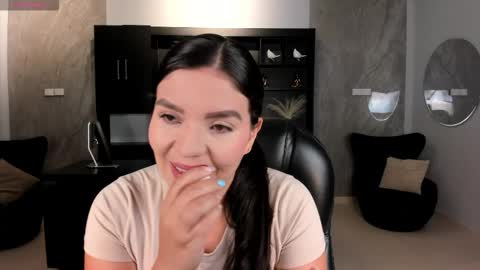 Valeria online show from 10-26-25, 11:09