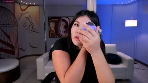 Snapshot of valeriaroldanx chatting on 02-27-26, 11:43 Valeria online show from 02-27-26, 11:43