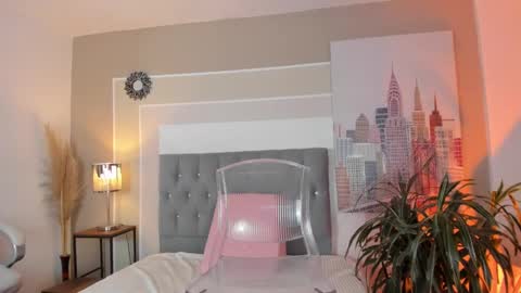 Valeria online show from 12-20-24, 11:16