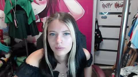 ValeriaXKiss online show from 10-11-25, 06:39