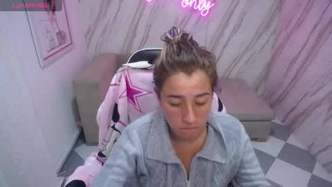 Snapshot of valerie_b chatting on 12-13-24, 06:10 valerie_b online show from 12-13-24, 06:10