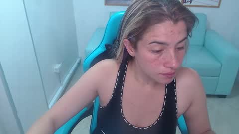 Snapshot of valerie_b chatting on 12-17-24, 12:33 valerie_b online show from 12-17-24, 12:33