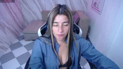 Snapshot of valerie_b chatting on 01-25-25, 02:58 valerie_b online show from 01-25-25, 02:58